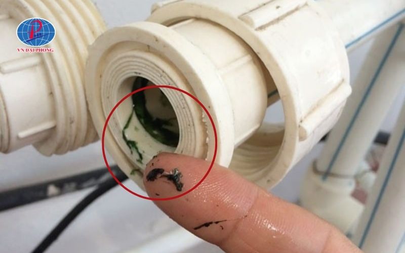 Nguyên nhân khiến đường ống nước sinh hoạt đóng cặn bẩn