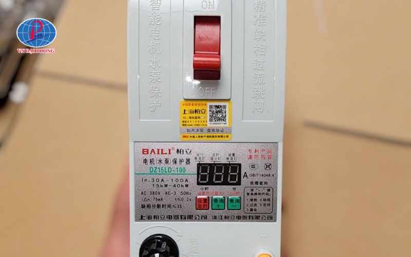 Khám phá chi tiết cấu tạo Aptomat 3 pha